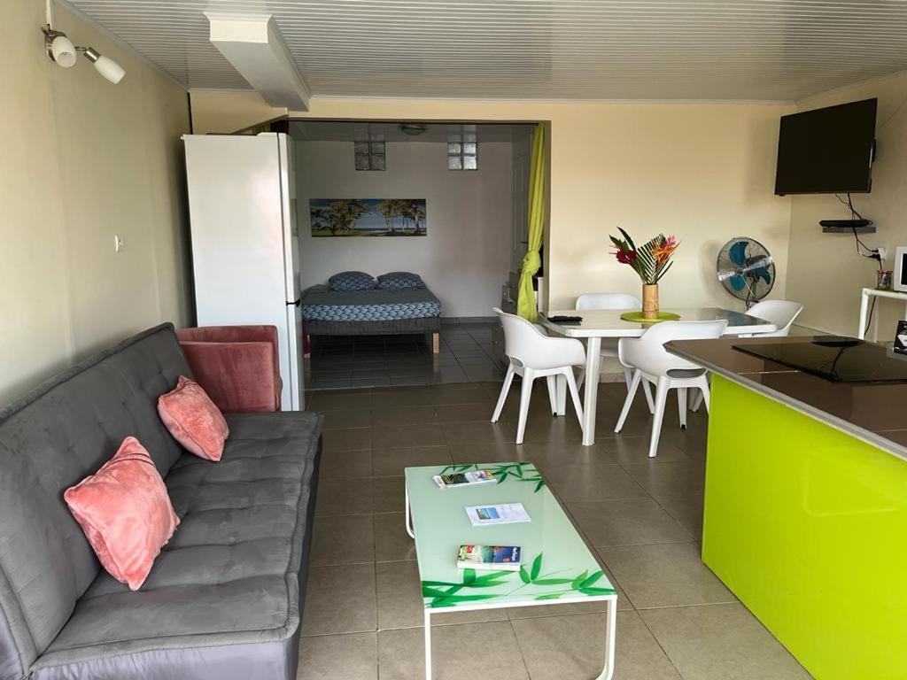 Agreable Appartement En Rez-De-Jardin A 450M De La Mer Sainte-Anne Dış mekan fotoğraf